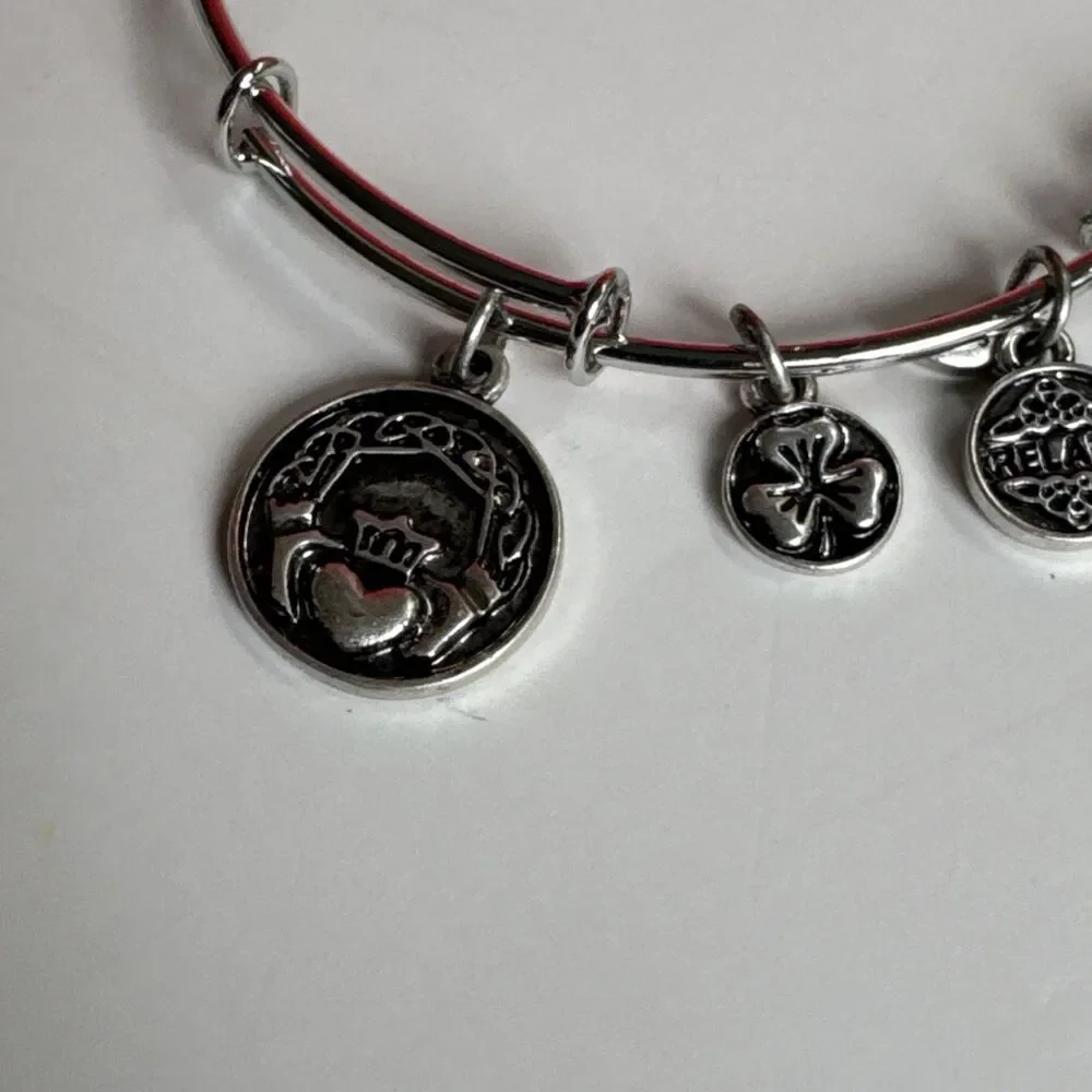 SOLVAR New with Tag Silver-tone Charm Bangle Claddagh Charm Bracelet 4 charms.